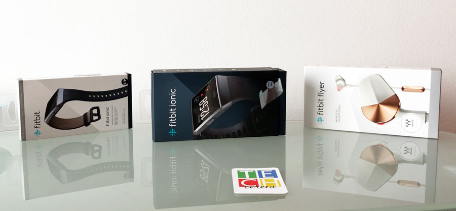 Fitbit Ionic y Flyer con algunos accesorios