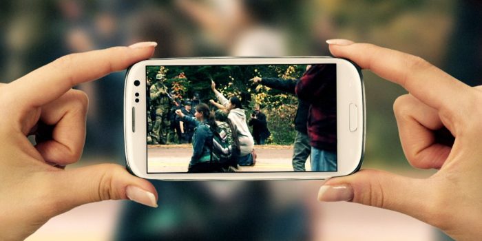 El reto de crecer en la era de los smartphones y las redes sociales