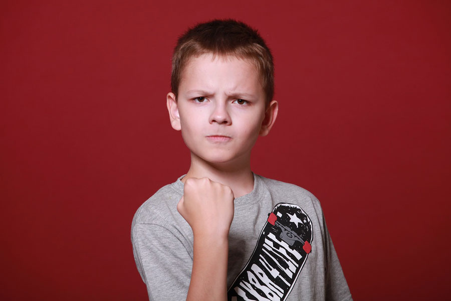 Niño molesto