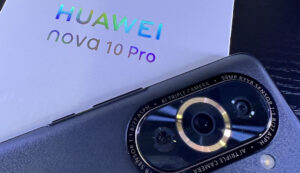 nova 10 Pro encima de la caja