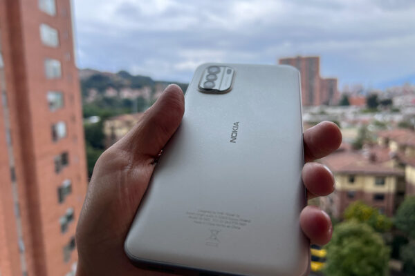Nokia G60 5G en exteriores