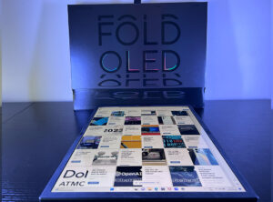 TECHcetera visto desde el ASUS Zenbook 17 Fold OLED en modo tablet