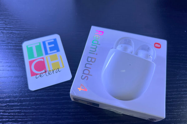 Detalle del estuche de los Redmi Buds 4