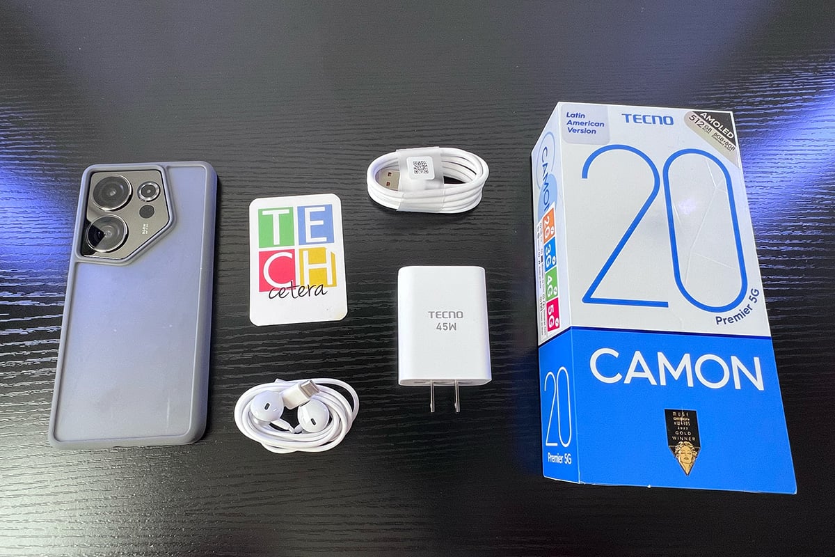 Los contenidos de la caja del Tecno Camon 20 Premier 5G