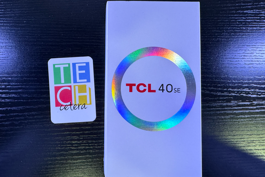 La caja del TCL 40SE