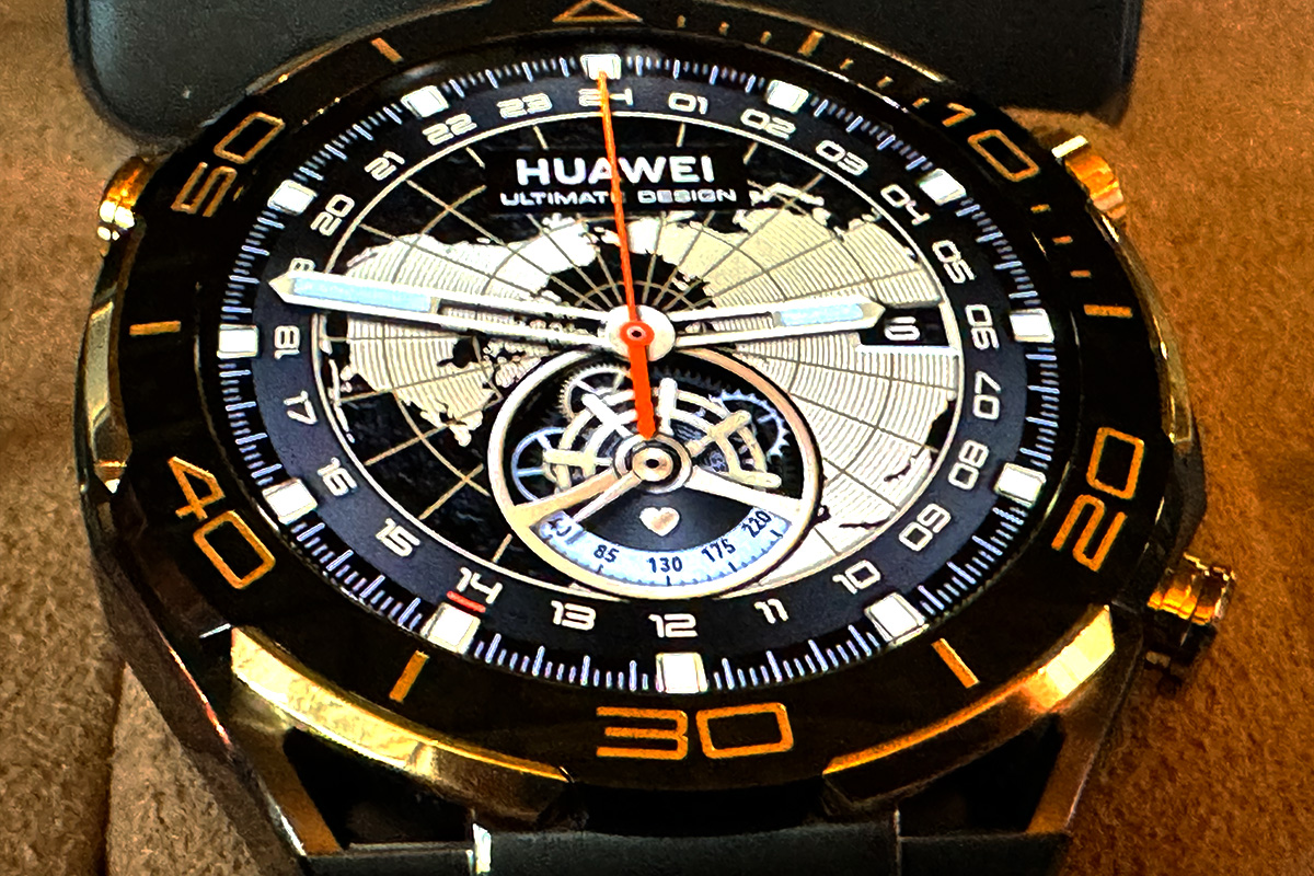 Huawei Watch Ultimate con incrustaciones de oro de 18 quilates