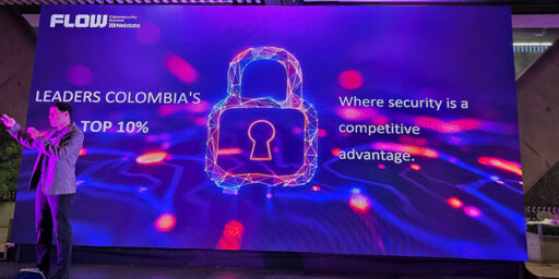 Imagen del escenario del Flow Cybersecurity Summit en Colombia 2025